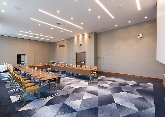 Makedonia Palace